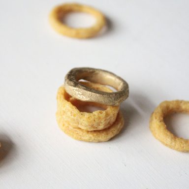 Anillo compromiso hecho por encargo con forma de Chaski