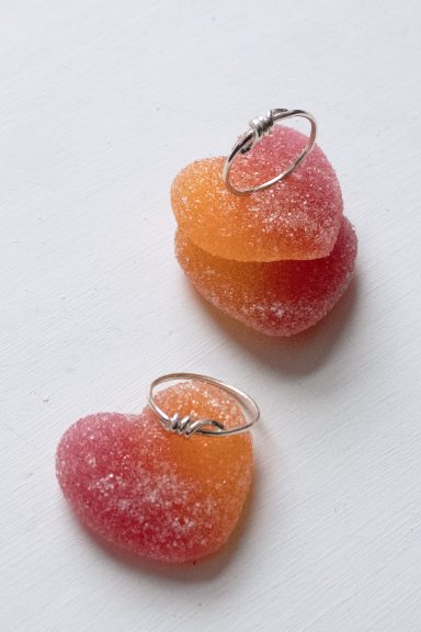 Alianzas con alambre de espino